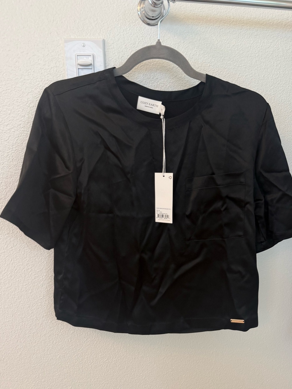 Cozy Earth Black Short-Sleeve 100% silk Pocket Tee